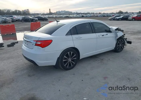 2013 Chrysler 200 Limited из США, поврежденный, VIN 1C3CCBCG3DN570614